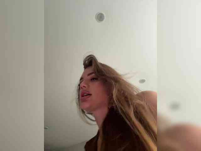 SweetyMia webcam