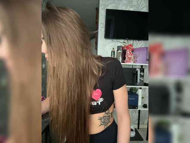 SweetyMia webcam