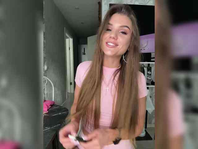 SweetyMia webcam