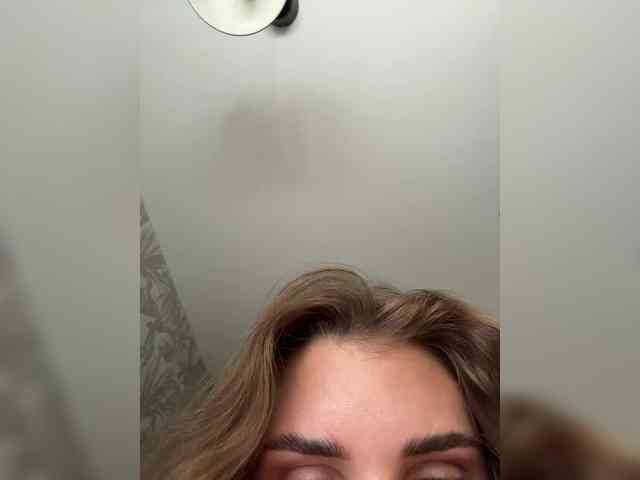 SweetyMia webcam