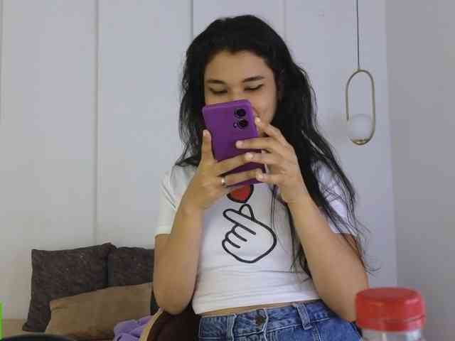 sexychanell-1's webcam live show