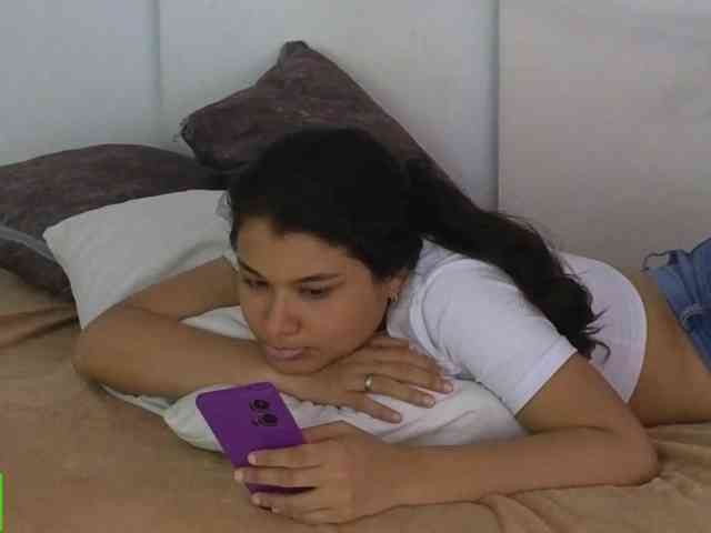 sexychanell-1 webcam
