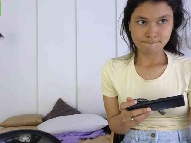 sexychanell-1 webcam