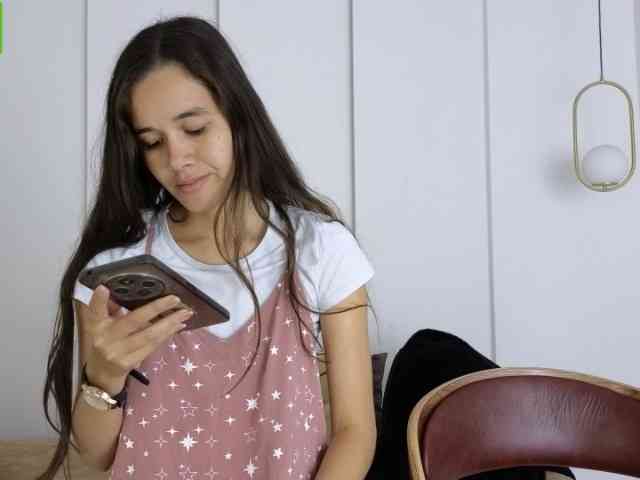 sexychanell-1 webcam