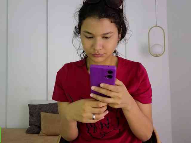 sexychanell-1 webcam