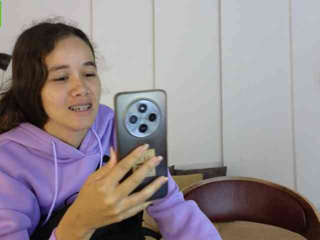 sexychanell-1 webcam