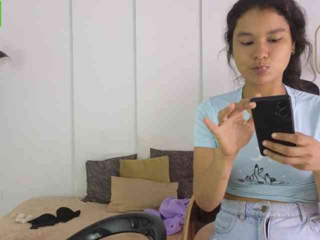 sexychanell-1 webcam