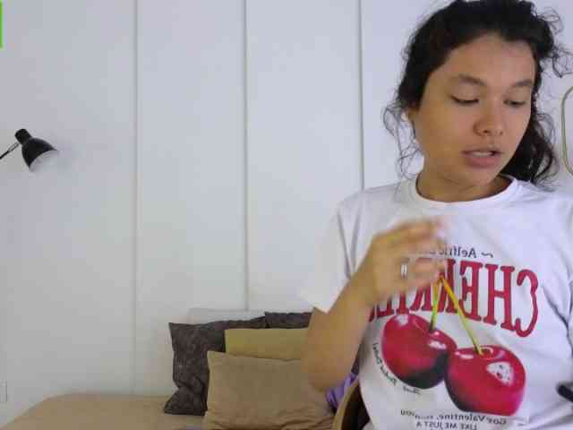 sexychanell-1 webcam