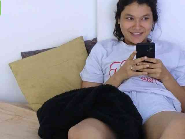 sexychanell-1 webcam