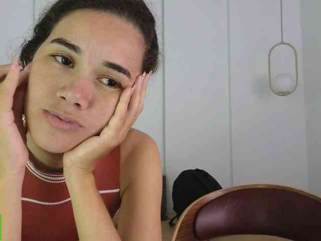 sexychanell-1 webcam