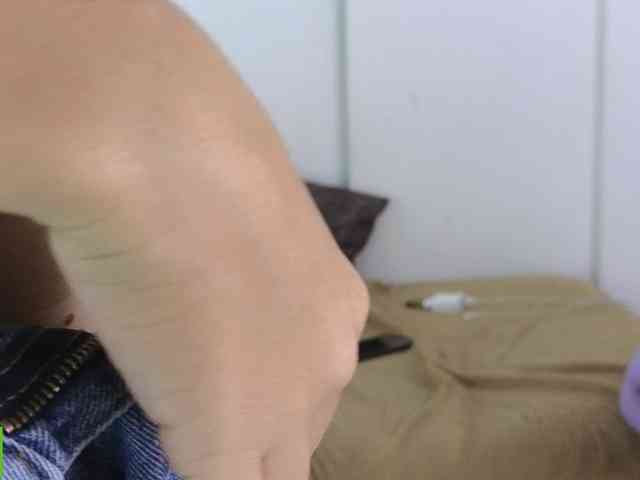sexychanell-1 webcam