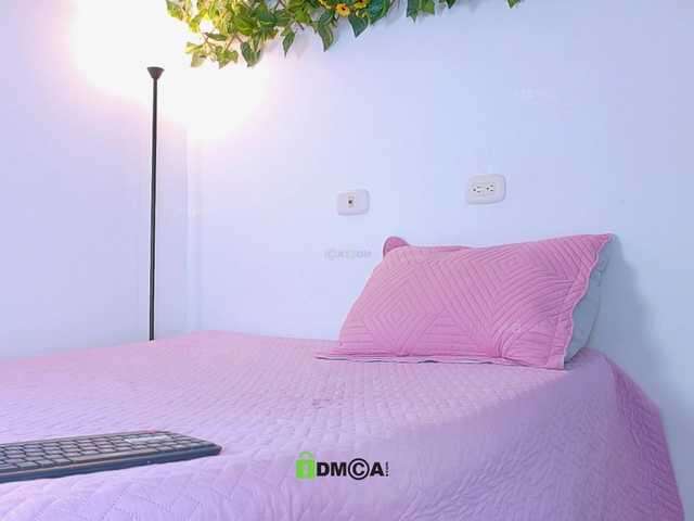le modèle Difanny-Bonny est en webcam porno dans un show sur le site bongacams, il possède les tags suivants: Latino/Hispanic,Brunette,Shaved