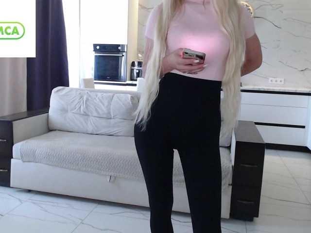 Elsa77 live cam on BongaCams