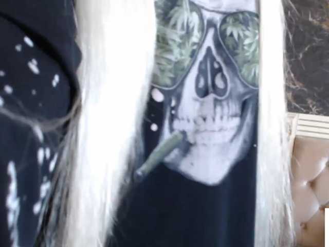 Elsa77 live cam on BongaCams