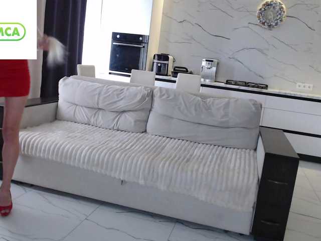 Elsa77 live cam on BongaCams