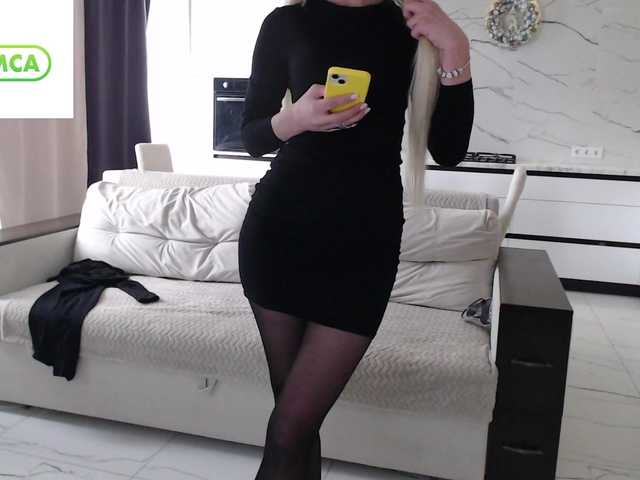 Elsa77's BongaCams show and profile