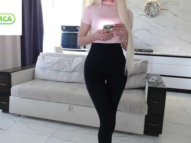 Elsa77 live cam on BongaCams