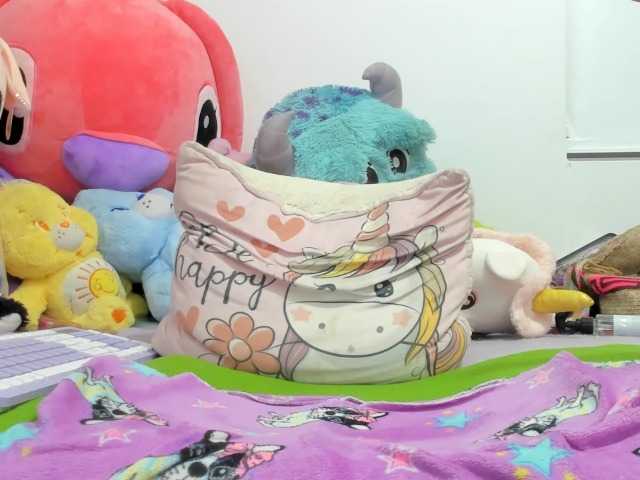 cherry2910's BongaCams show and profile