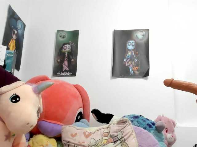 cherry2910 live cam on BongaCams