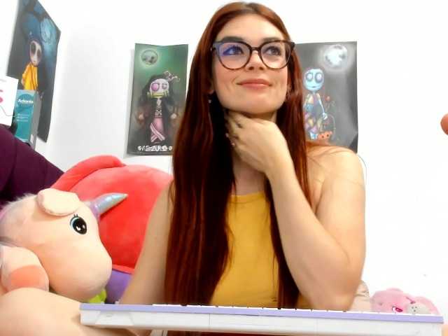 cherry2910 live cam on BongaCams
