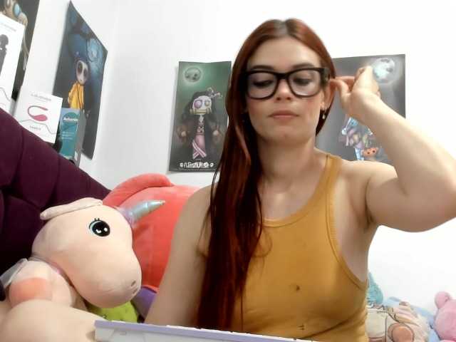 cherry2910 live webcam show