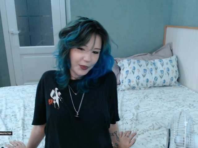 Hugo-Min live cam on BongaCams
