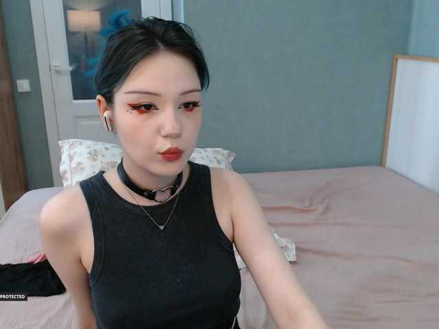 Hugo-Min live webcam show
