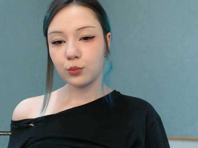 Hugo-Min live cam on BongaCams