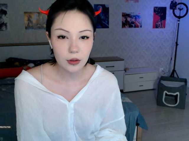 Hugo-Min live cam on BongaCams