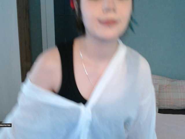 Hugo-Min — live female cam