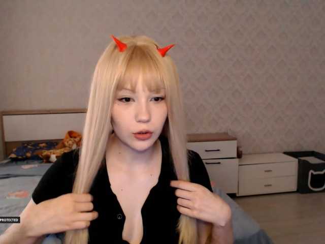 Hugo-Min live cam on BongaCams