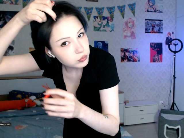 Hugo-Min live cam on BongaCams