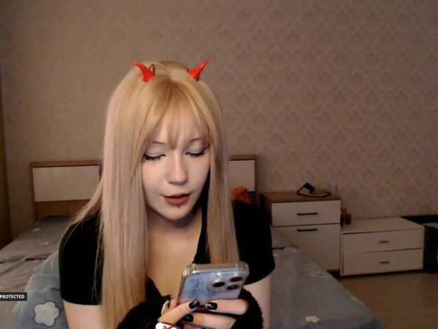 Hugo-Min, live now on BongaCams