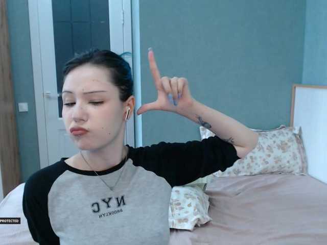 Hugo-Min live cam on BongaCams