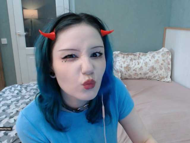 Hugo-Min live cam on BongaCams