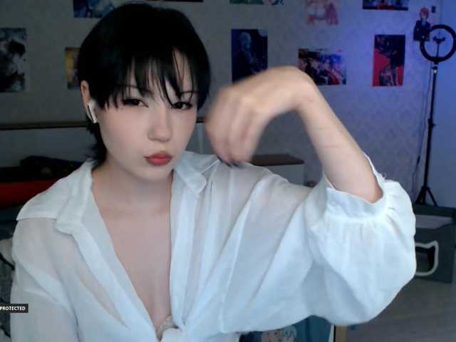 Hugo-Min live cam on BongaCams
