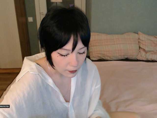 Hugo-Min live cam on BongaCams