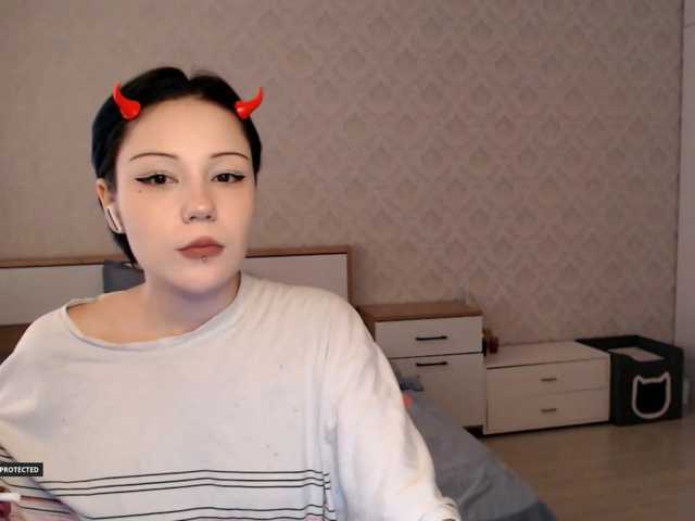 Hugo-Min live cam on BongaCams