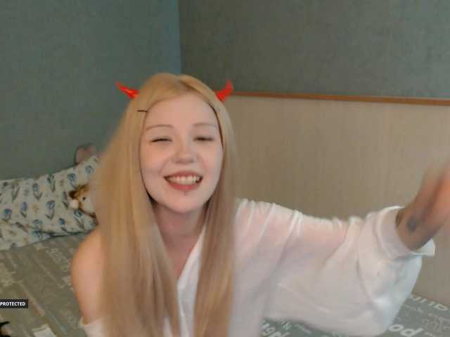 Hugo-Min live cam on BongaCams
