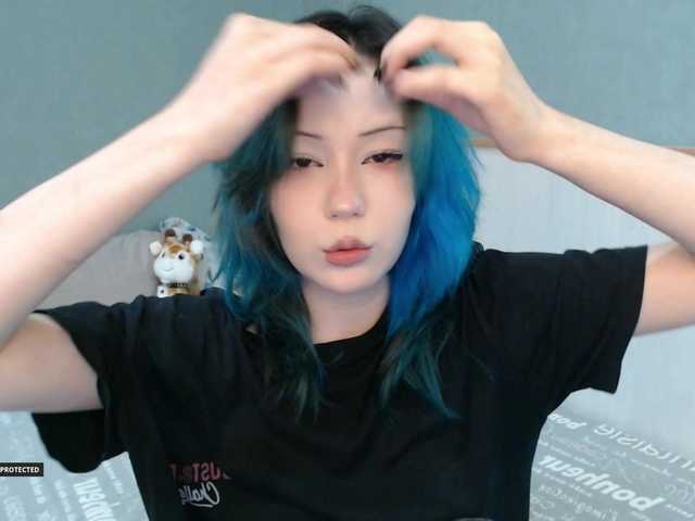 Hugo-Min live cam on BongaCams