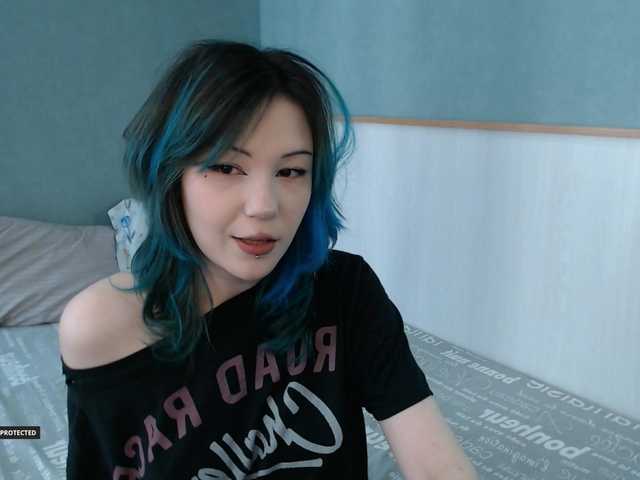 Hugo-Min live cam on BongaCams