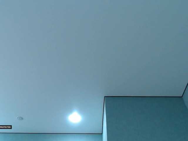 Hugo-Min live cam on BongaCams