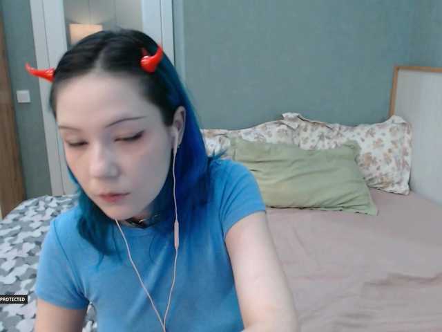 Hugo-Min live webcam show