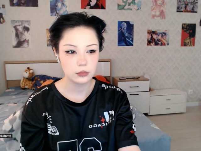 Hugo-Min live cam on BongaCams