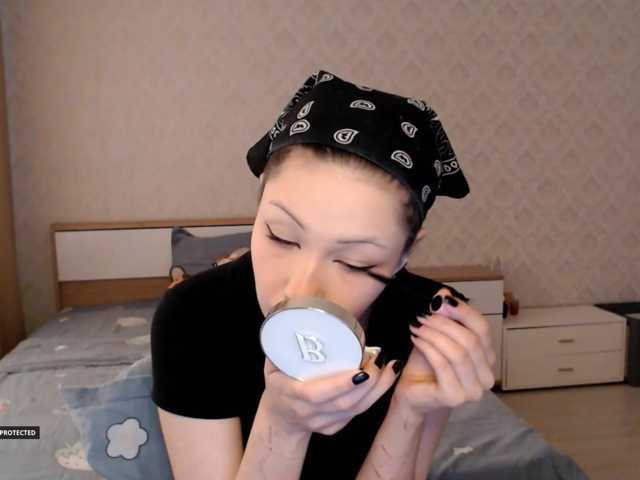 Hugo-Min live cam on BongaCams