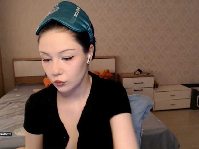Hugo-Min live cam on BongaCams