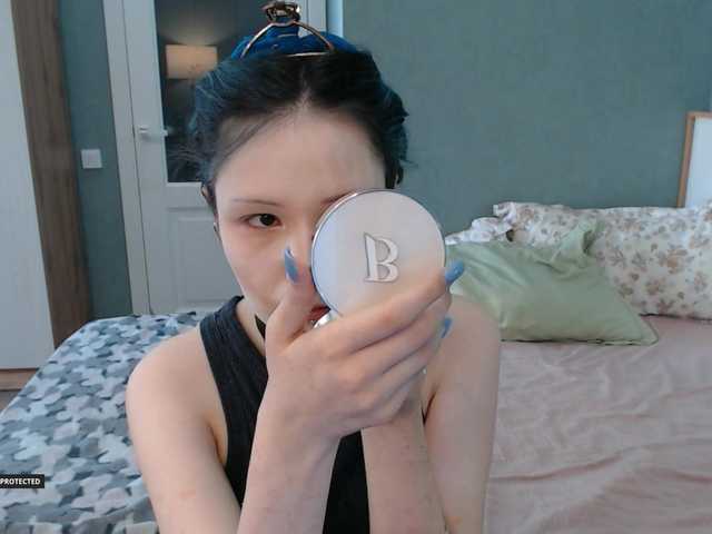 Hugo-Min live cam on BongaCams