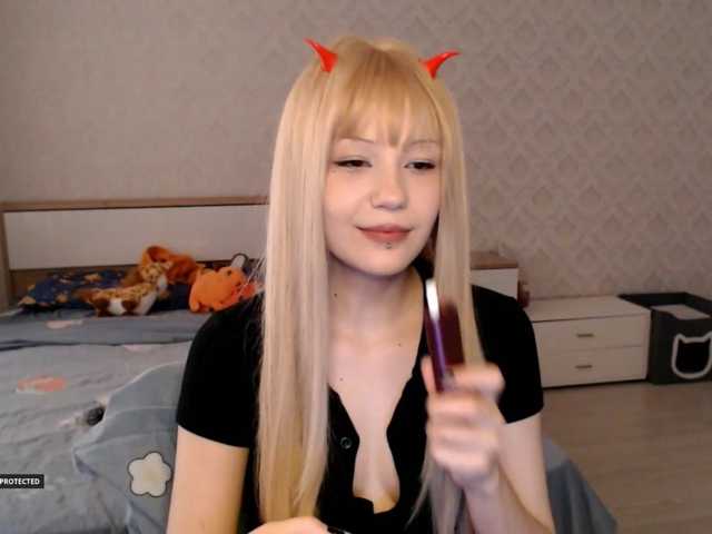 Hugo-Min live cam on BongaCams