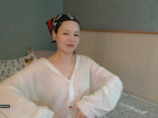 Hugo-Min live cam on BongaCams