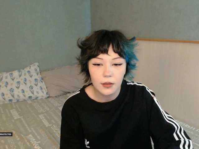 Hugo-Min live cam on BongaCams